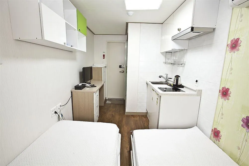 24 Guesthouse Sinchon Seoul Guest house