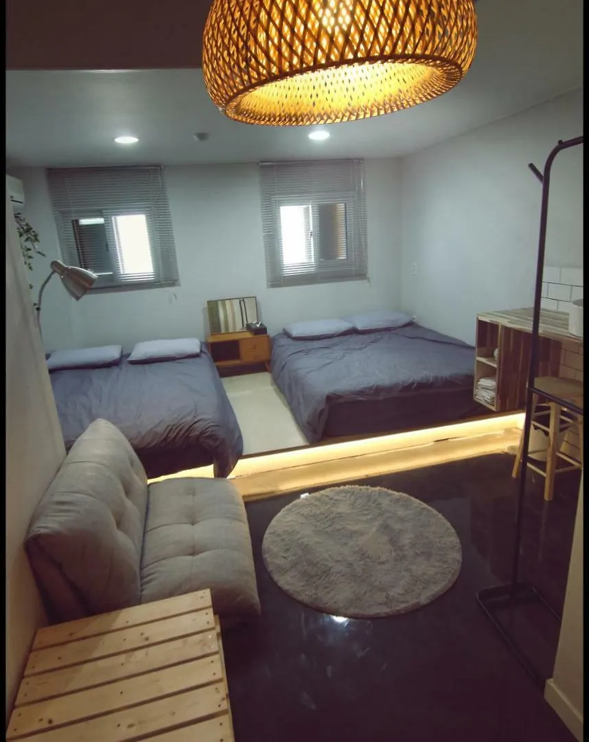 24 Guesthouse Sinchon Seoul Gasthof