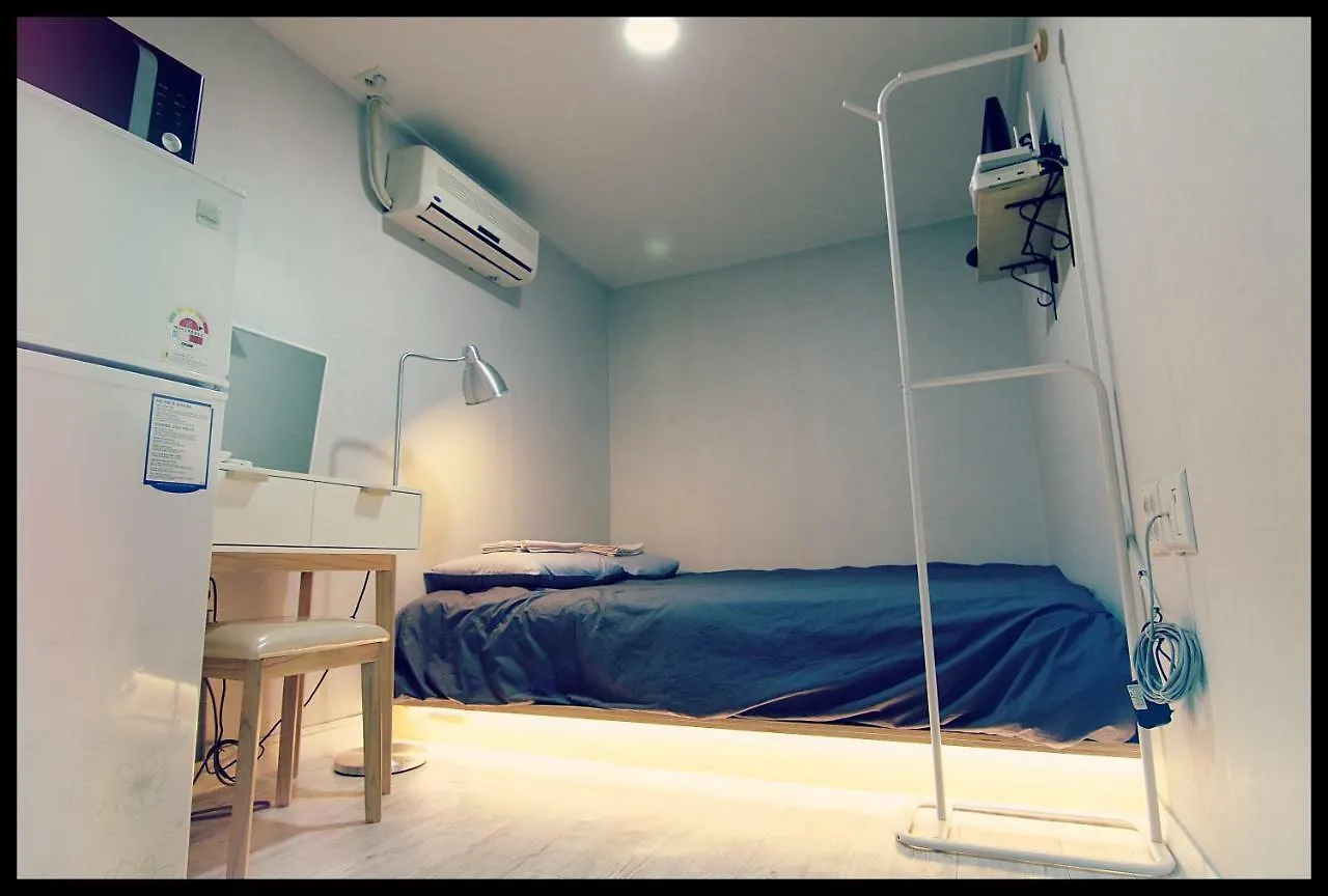 24 Guesthouse Sinchon Seoul