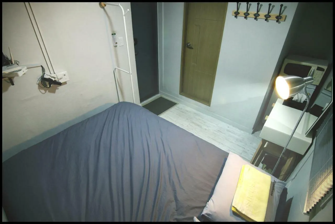 24 Guesthouse Sinchon Seoul 2*,  Südkorea