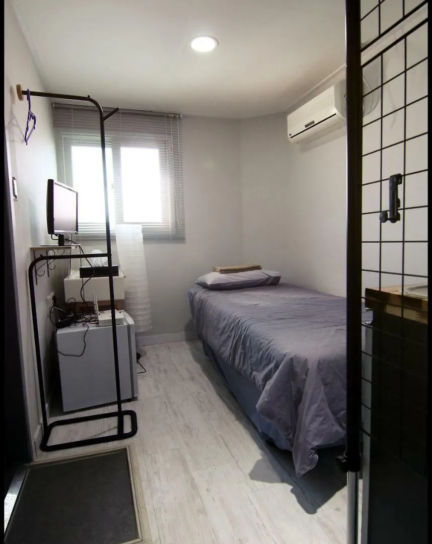 Gasthof 24 Guesthouse Sinchon Seoul