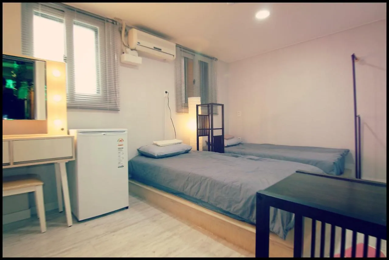 24 Guesthouse Sinchon Seoul 2*,