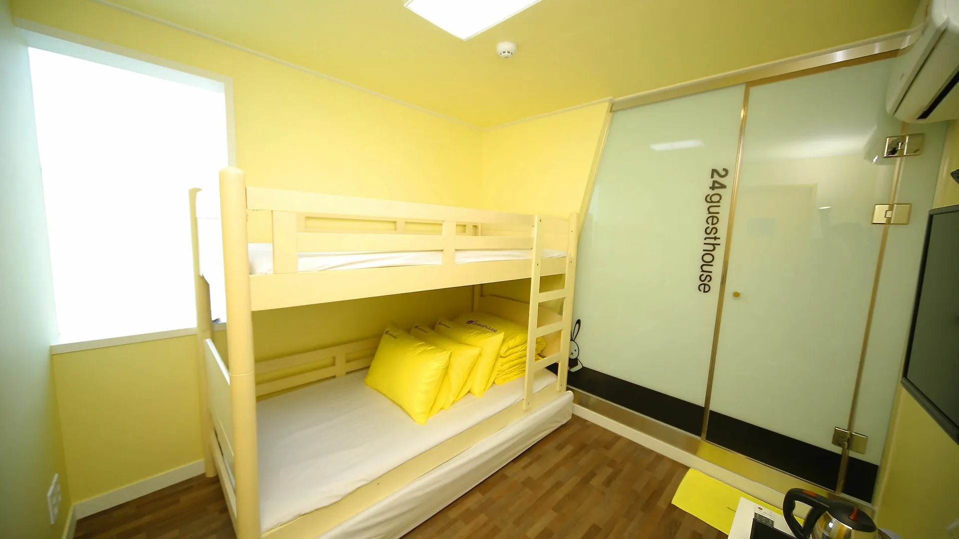Gasthof 24 Guesthouse Sinchon Seoul