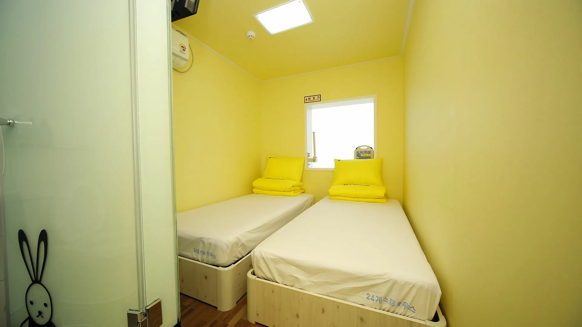 Gasthof 24 Guesthouse Sinchon Seoul